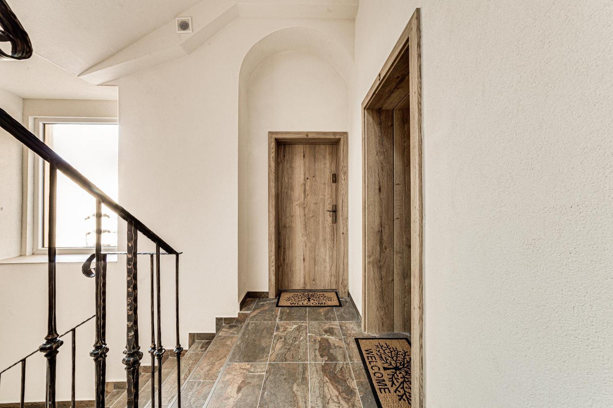Ari Central Grand Apartments - Luxurious Stay Arad Exterior photo